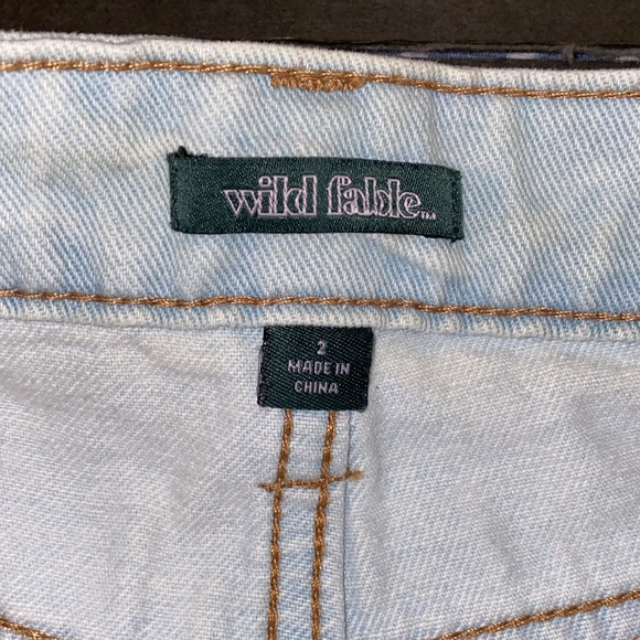 Wild Fable Size 2 Wash Out Denim Cutoff Button Fly Jean Shorts - Picture 2 of 9